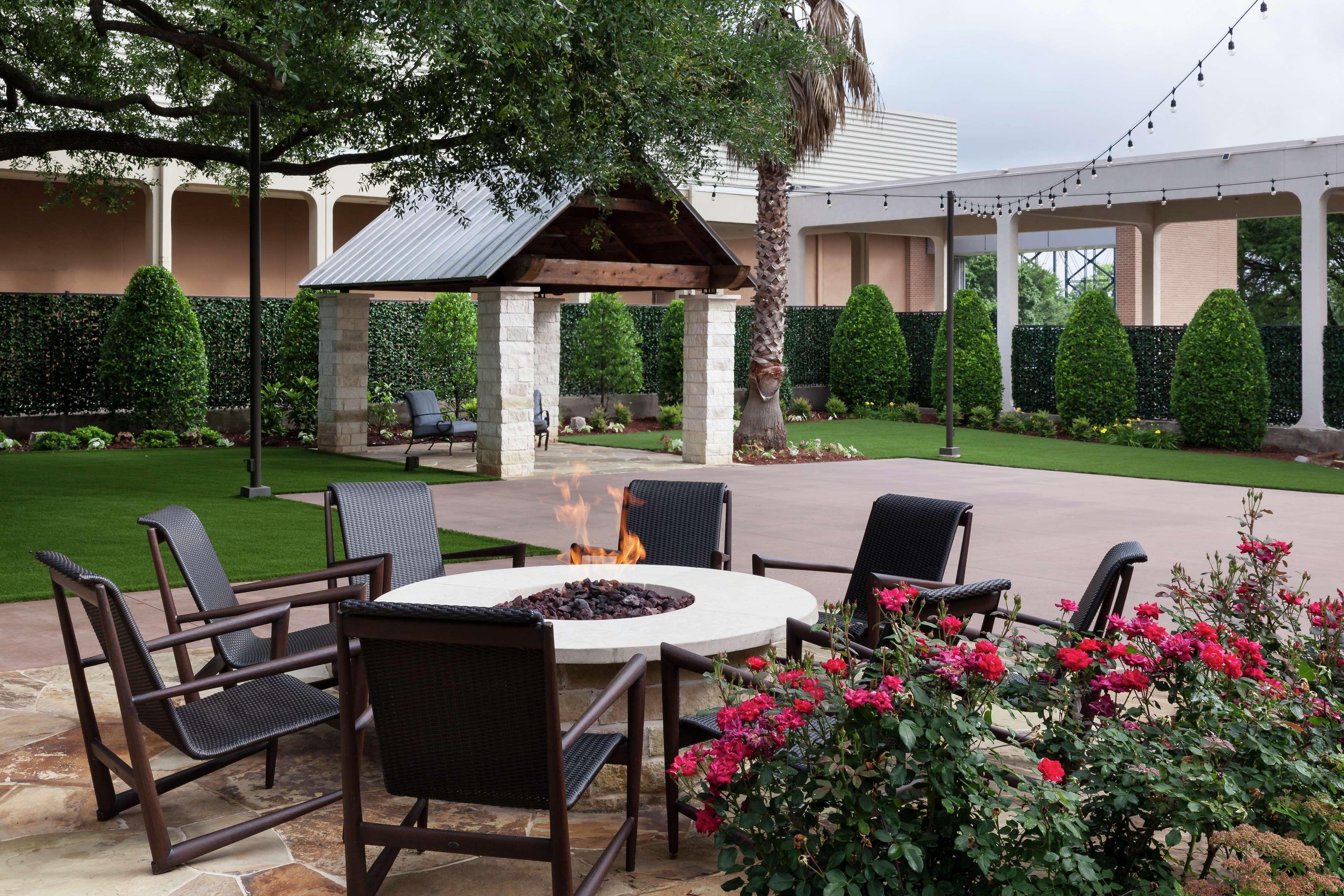 Hilton Waco Hotel Kültér fotó