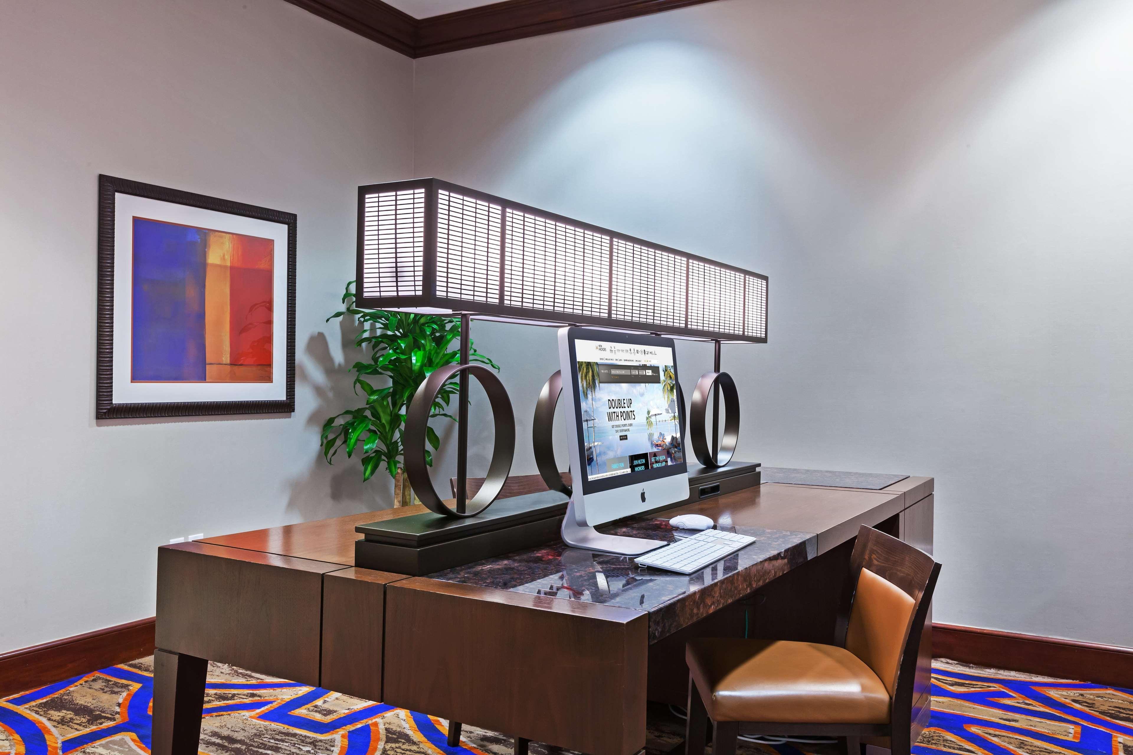 Hilton Waco Hotel Kültér fotó
